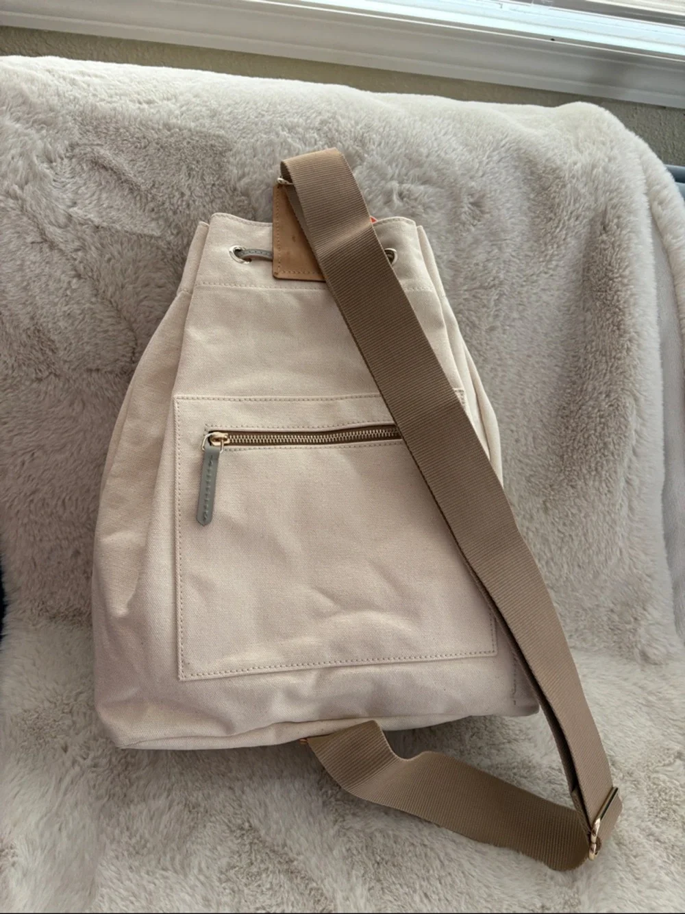 NWOT Dooney & Bourke Cream Canvas Pickleball Sling Drawstring Tote - Picture 3 of 4